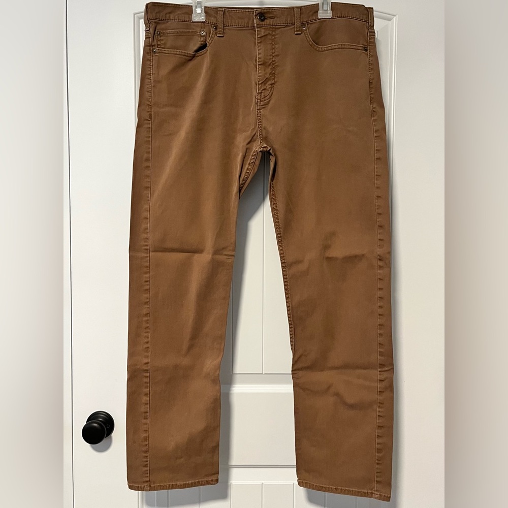 Dockers Men’s Jean Cut Khaki Straight Fit Pants 38 x 32